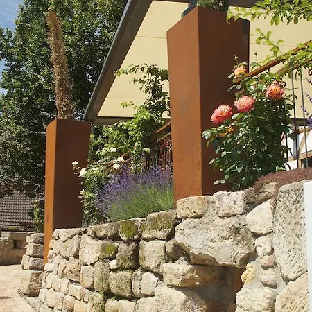 ホテル Zum Adler - Wahlwies-3 Km Z Bodensee Geoeffnet - Rest-mo-di-geschl