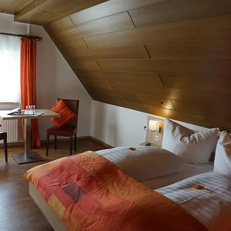 ホテル Zum Adler - Wahlwies-3 Km Z Bodensee Geoeffnet - Rest-mo-di-geschl